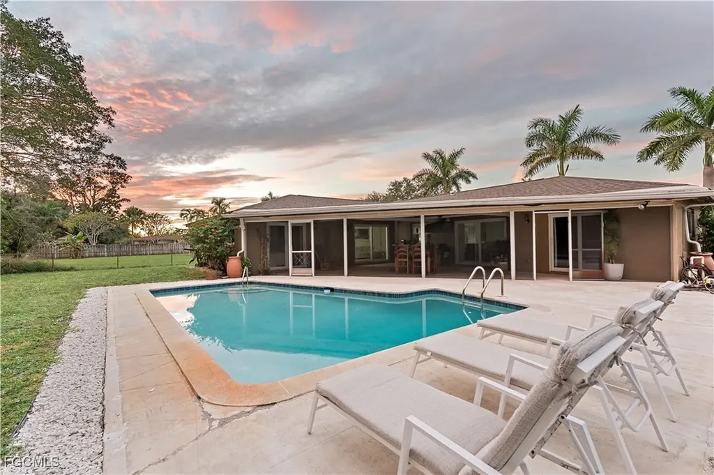 2412 La Salle Avenue Fort Myers FL 33907