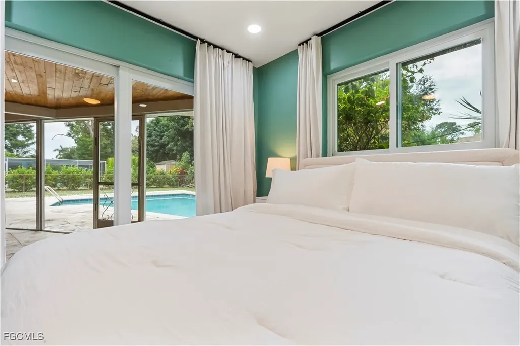 2412 La Salle Avenue Fort Myers FL 33907