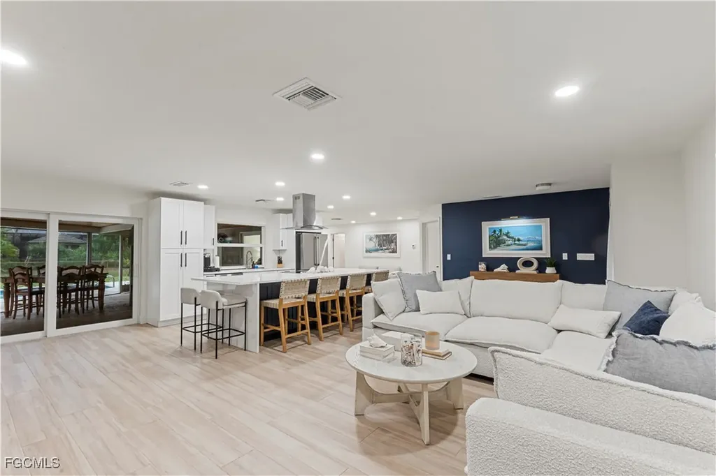 2412 La Salle Avenue Fort Myers FL 33907