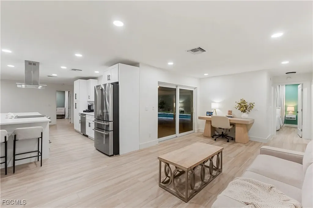 2412 La Salle Avenue Fort Myers FL 33907