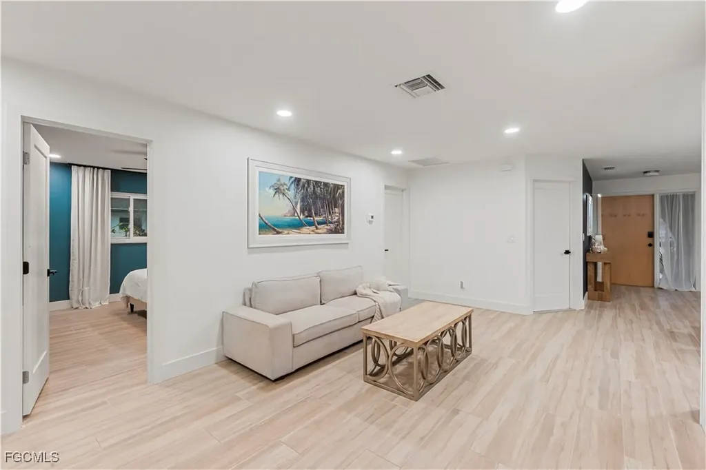 2412 La Salle Avenue Fort Myers FL 33907
