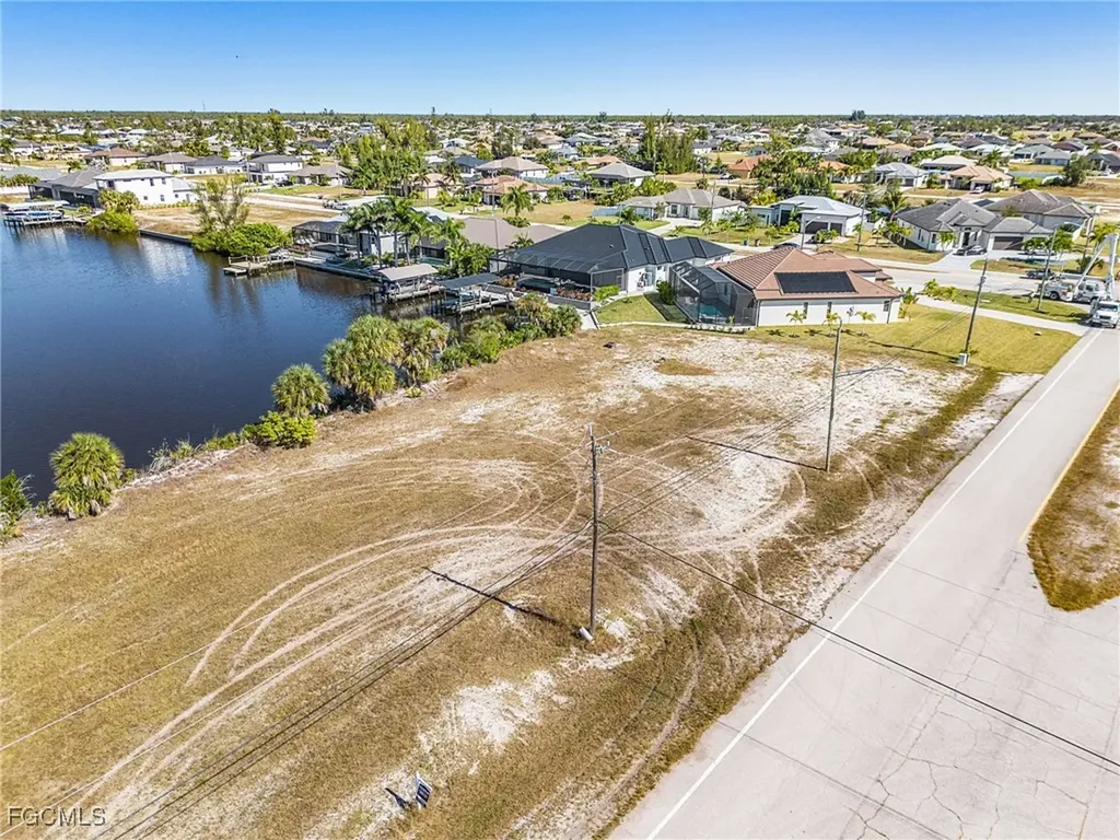 4011 Gulfstream Parkway Cape Coral FL 33993