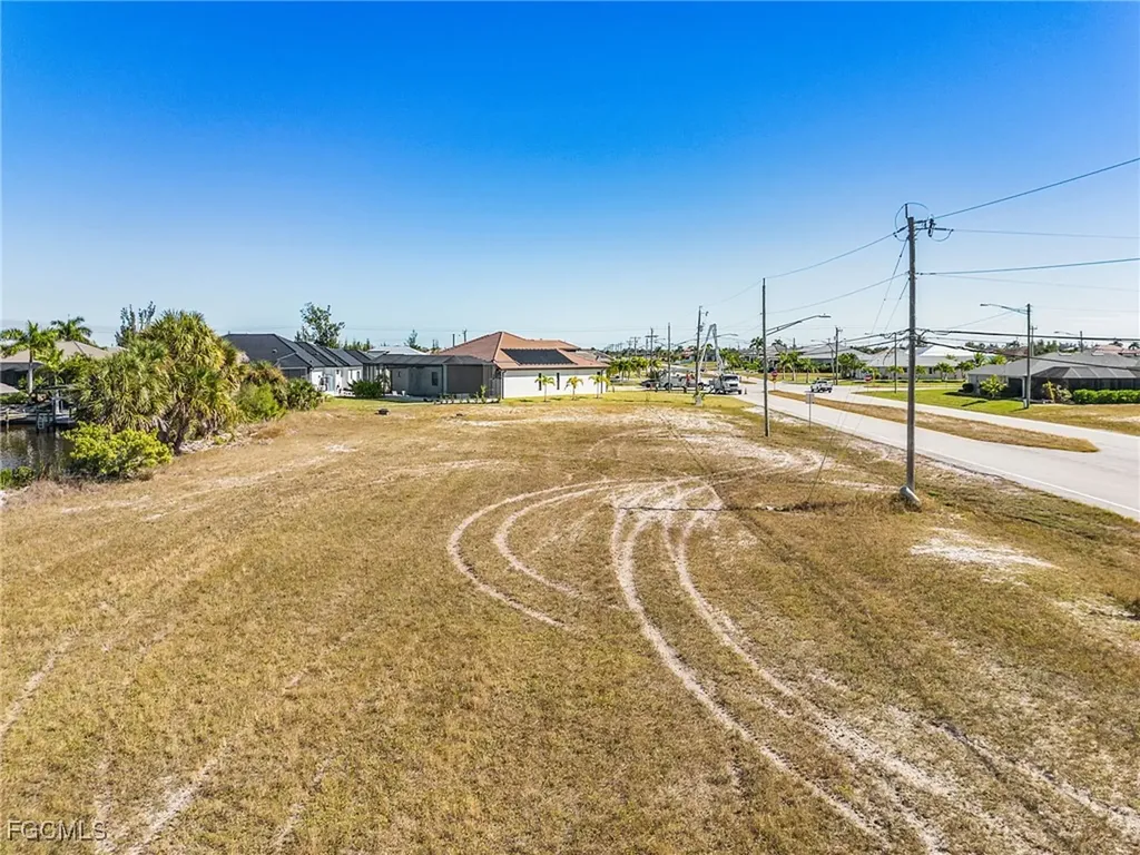 4011 Gulfstream Parkway Cape Coral FL 33993