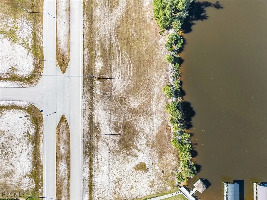 4011 Gulfstream Parkway Cape Coral FL 33993