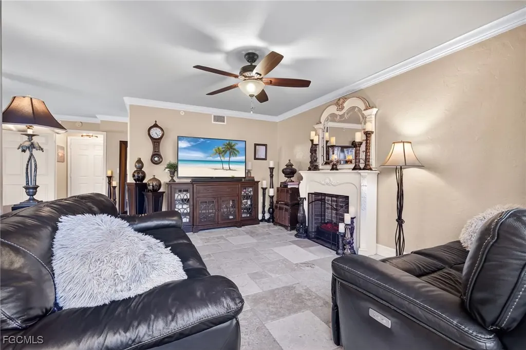 821 James Street Fort Myers FL 33916