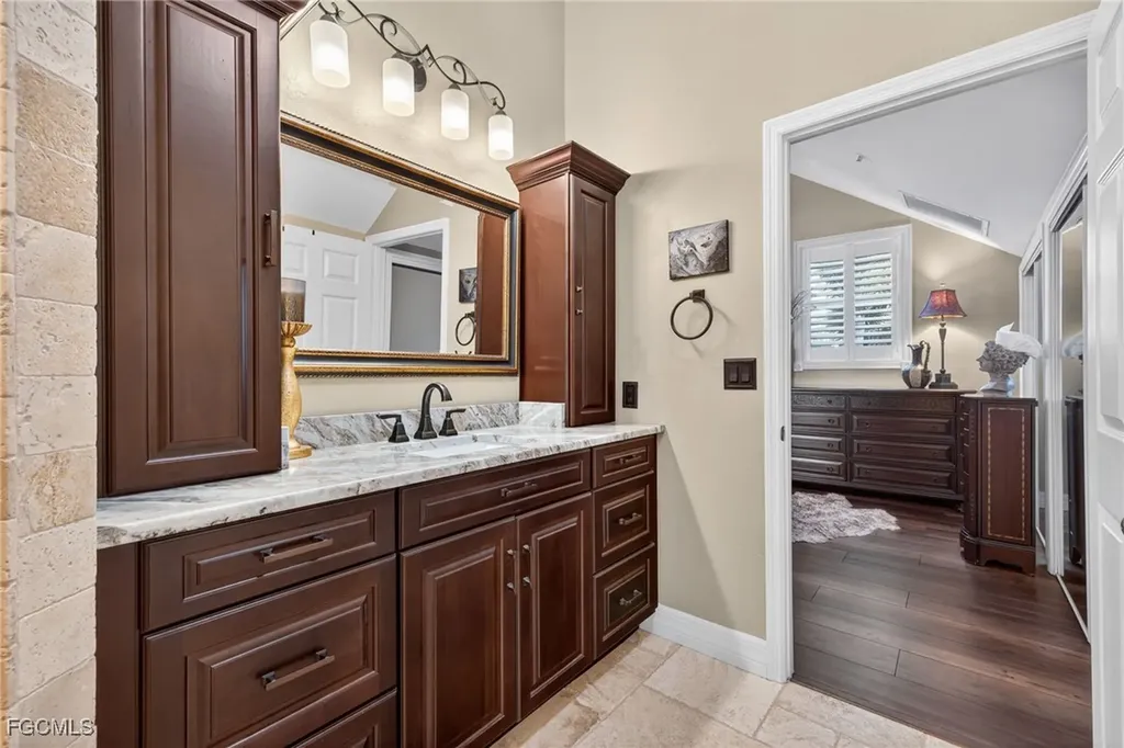 821 James Street Fort Myers FL 33916
