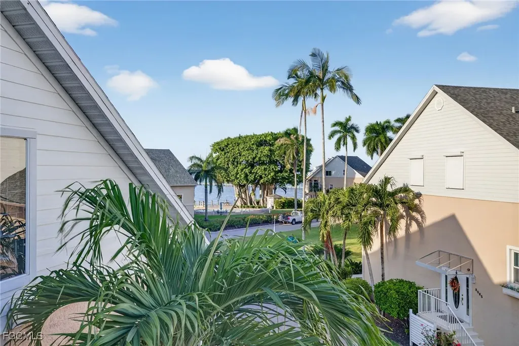 821 James Street Fort Myers FL 33916