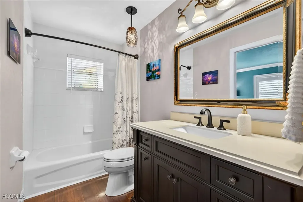 821 James Street Fort Myers FL 33916