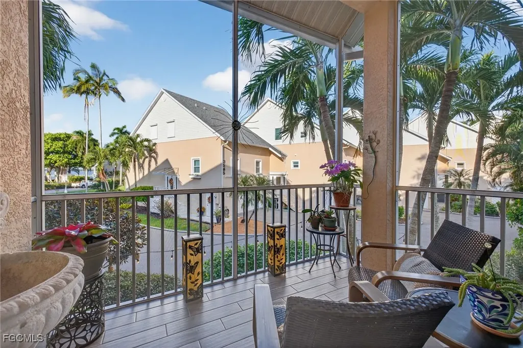 821 James Street Fort Myers FL 33916