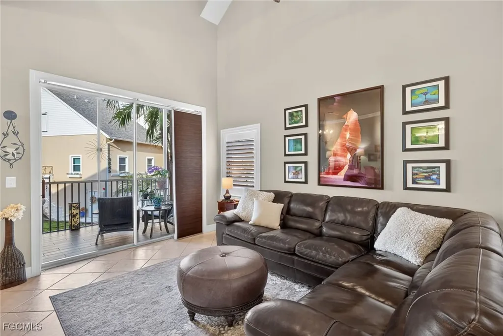 821 James Street Fort Myers FL 33916