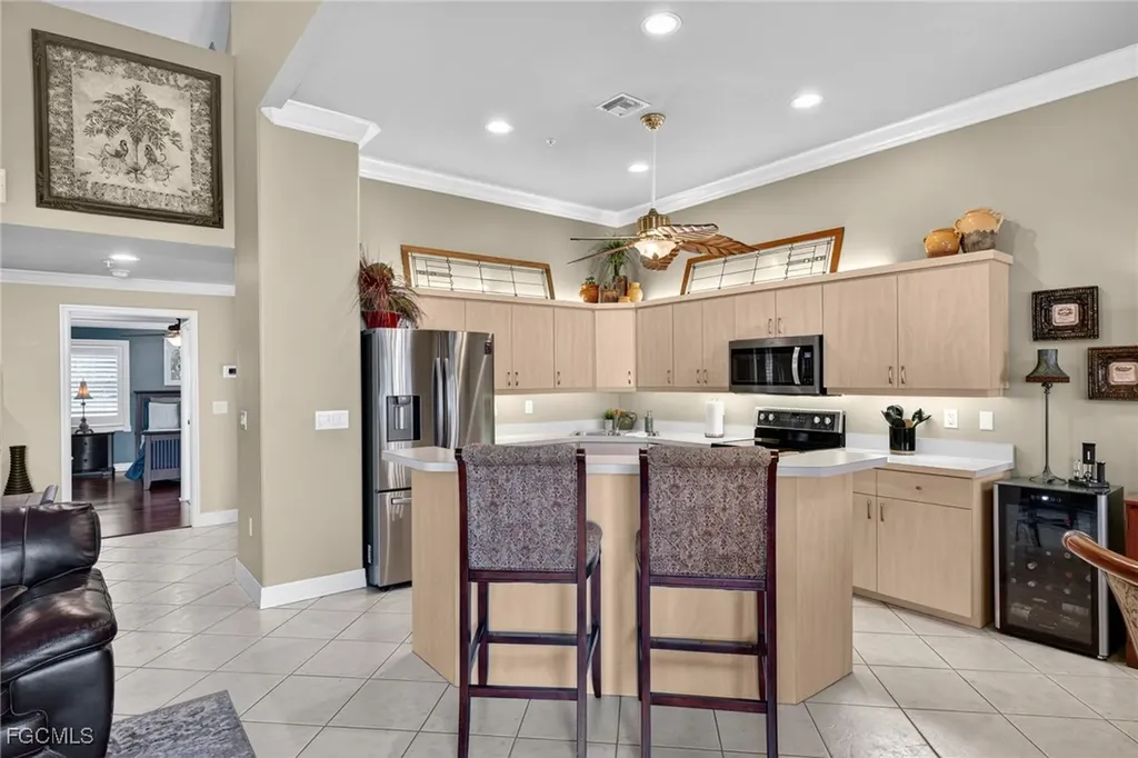 821 James Street Fort Myers FL 33916