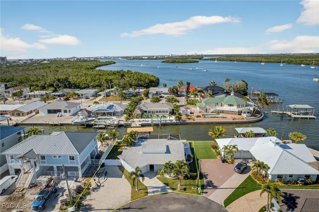 467 Madison Court Fort Myers Beach FL 33931