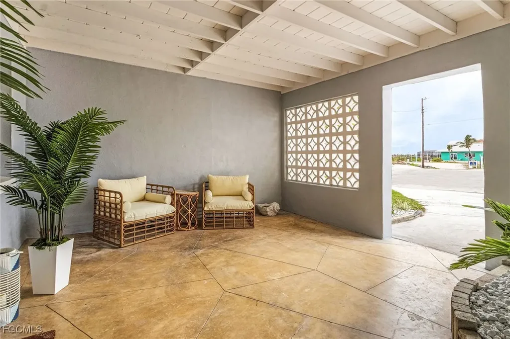 467 Madison Court Fort Myers Beach FL 33931