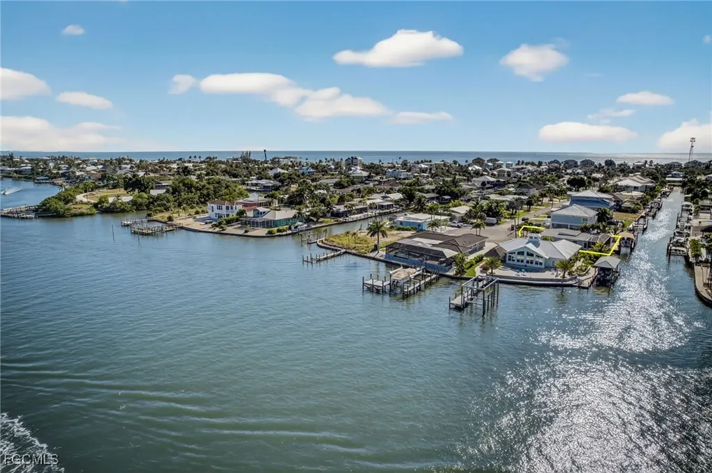 467 Madison Court Fort Myers Beach FL 33931