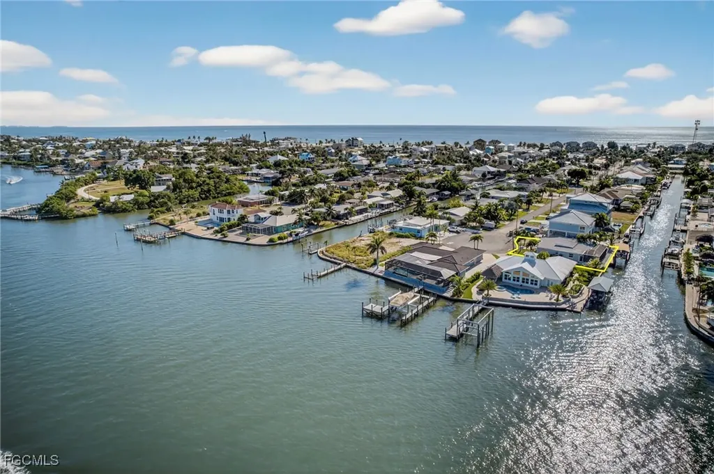 467 Madison Court Fort Myers Beach FL 33931