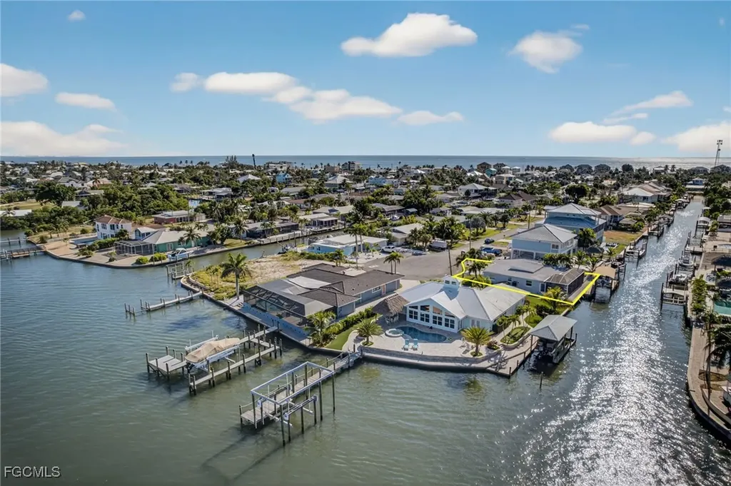 467 Madison Court Fort Myers Beach FL 33931