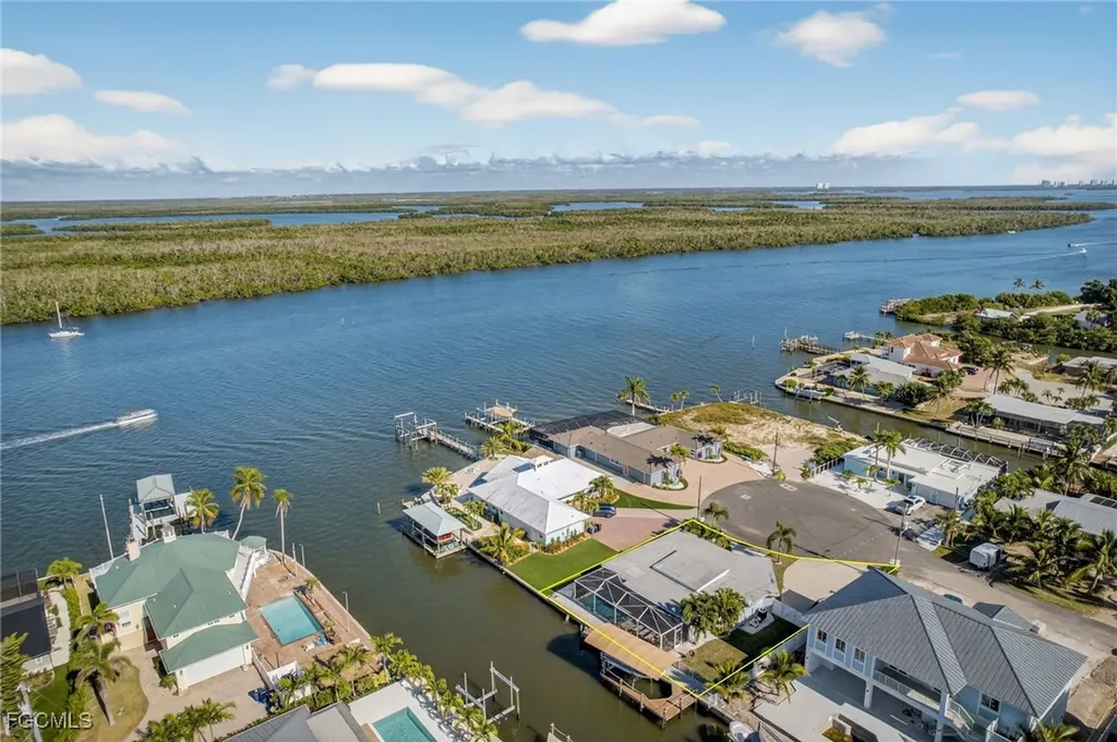 467 Madison Court Fort Myers Beach FL 33931