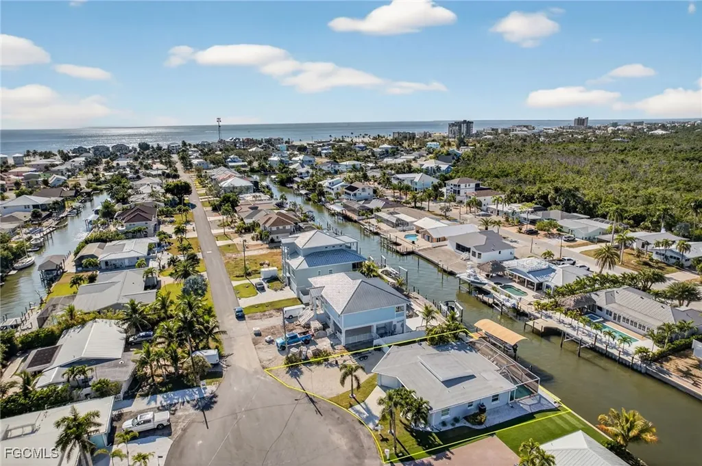 467 Madison Court Fort Myers Beach FL 33931