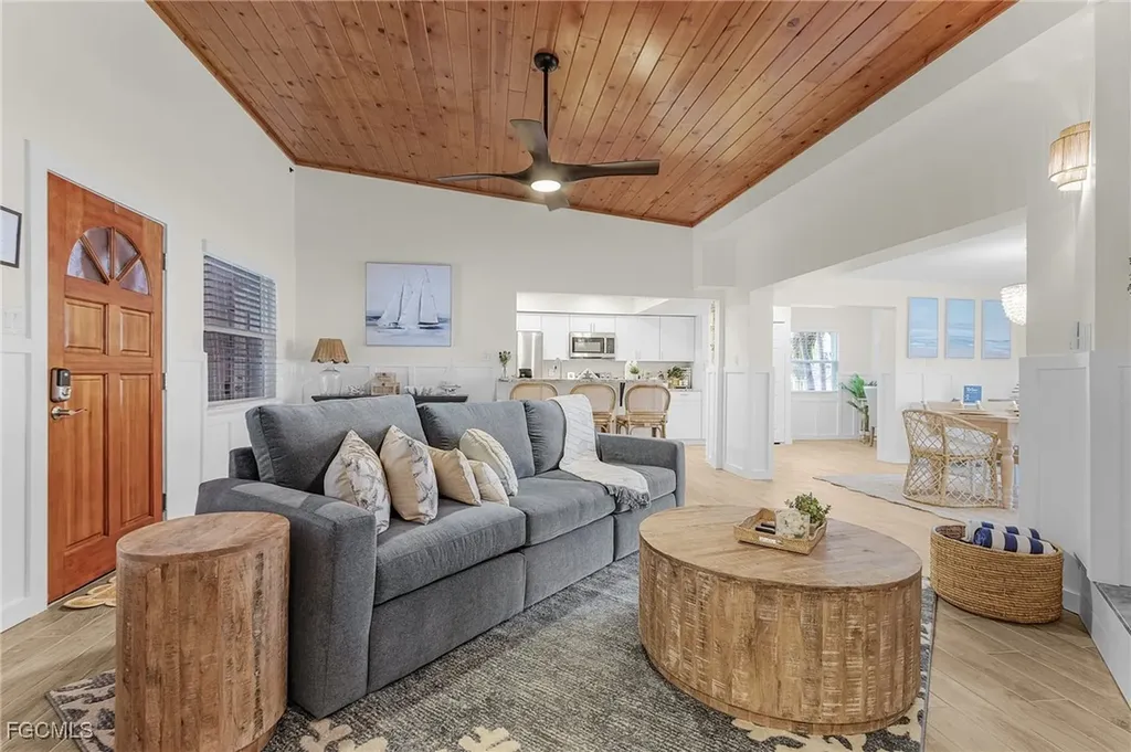 467 Madison Court Fort Myers Beach FL 33931