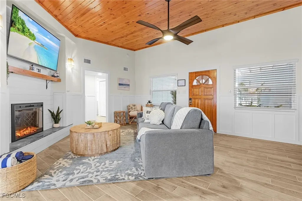 467 Madison Court Fort Myers Beach FL 33931