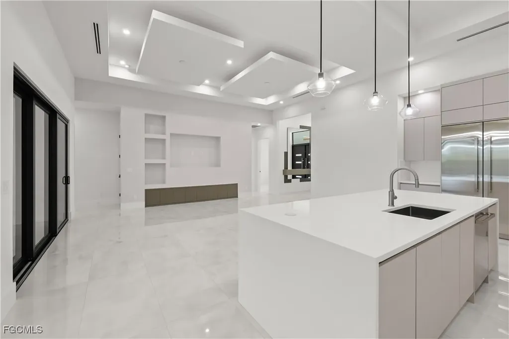 1118 Del Prado Boulevard N Cape Coral FL 33909