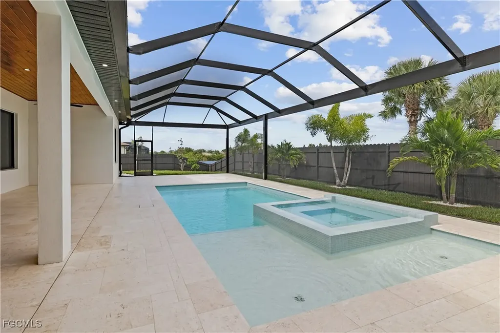 1118 Del Prado Boulevard N Cape Coral FL 33909