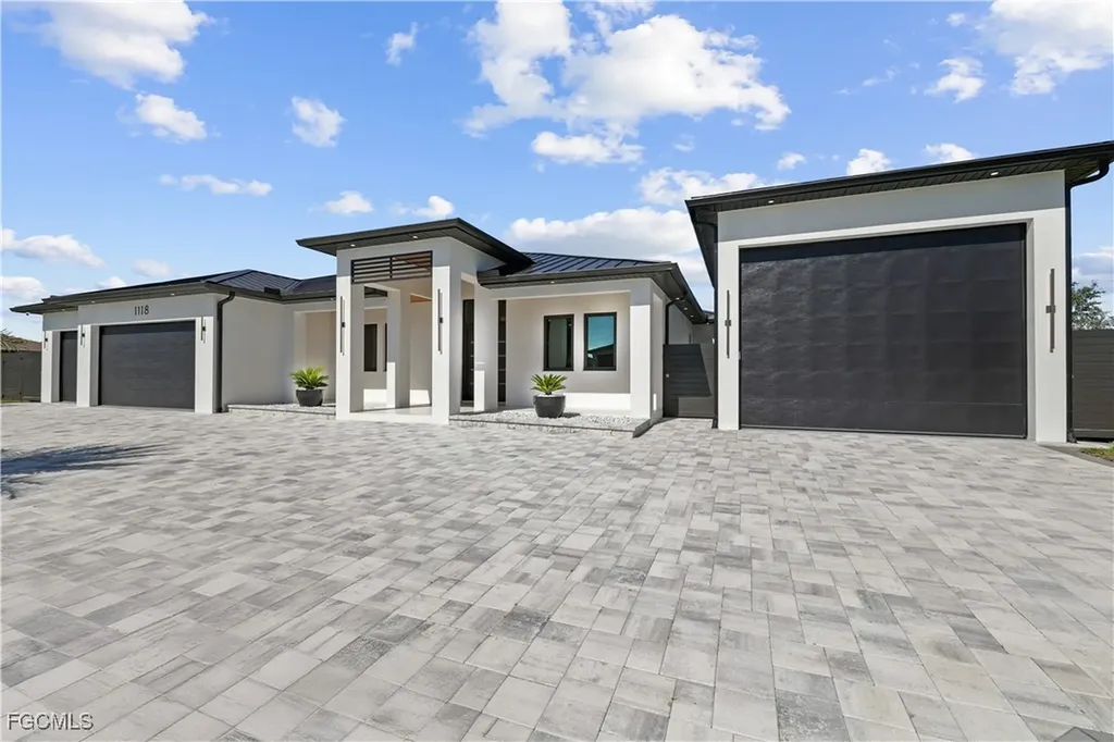 1118 Del Prado Boulevard N Cape Coral FL 33909