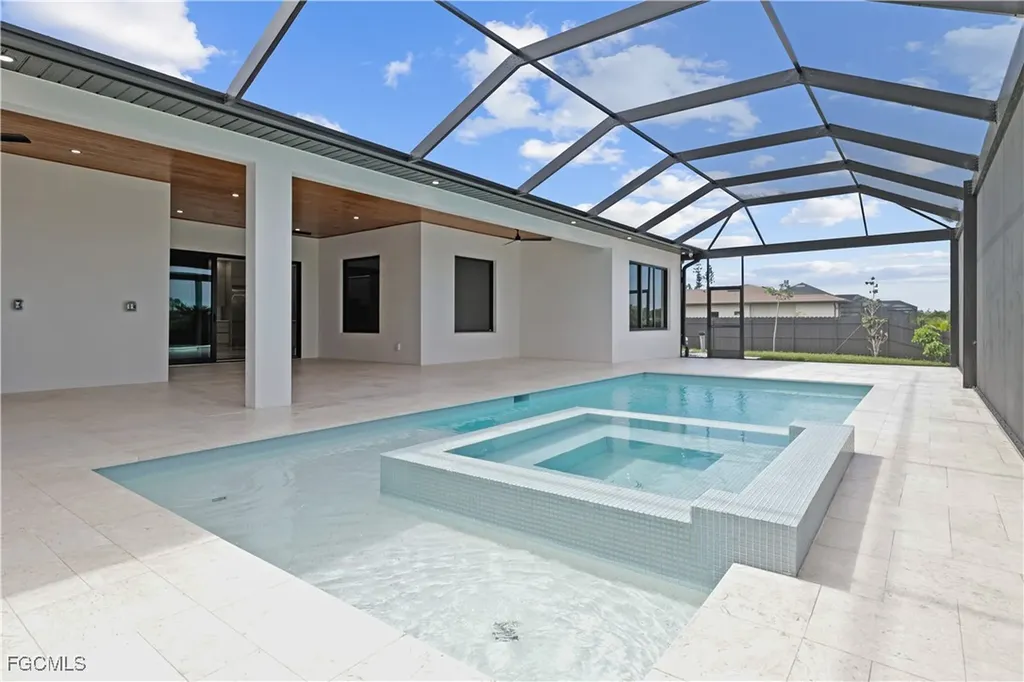 1118 Del Prado Boulevard N Cape Coral FL 33909