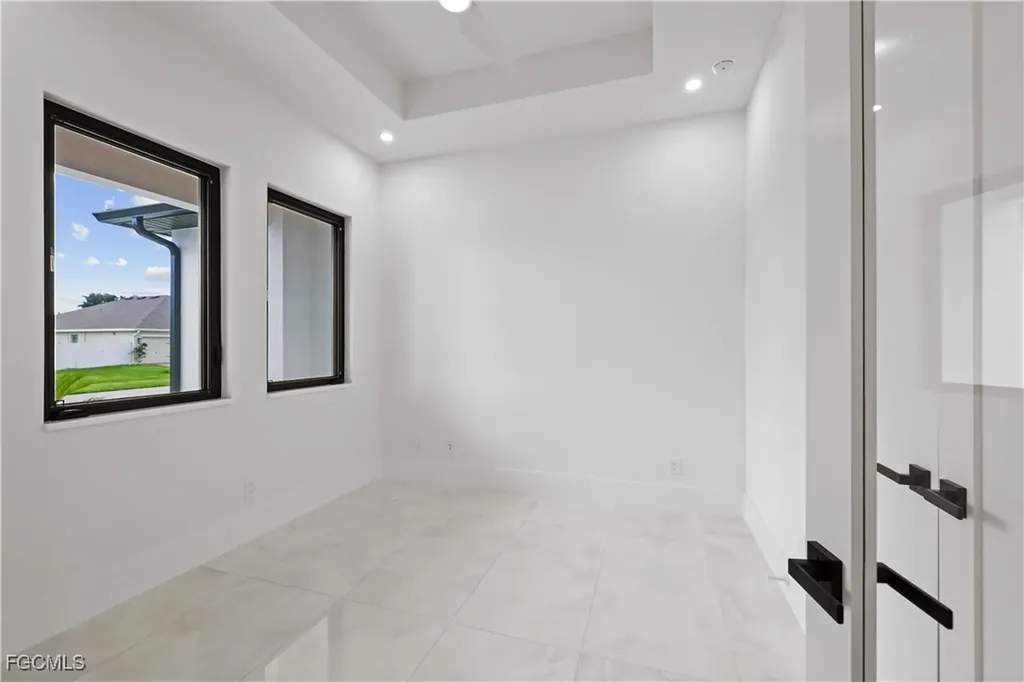 1118 Del Prado Boulevard N Cape Coral FL 33909