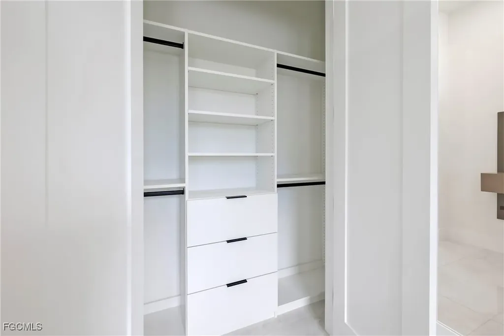 1118 Del Prado Boulevard N Cape Coral FL 33909