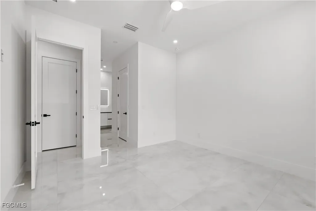 1118 Del Prado Boulevard N Cape Coral FL 33909