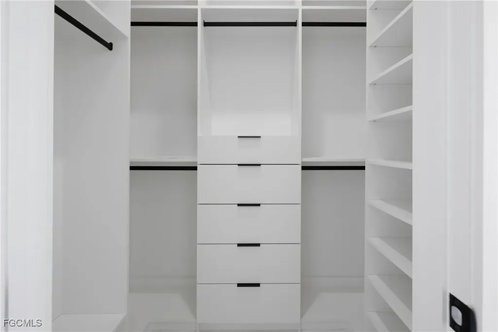 1118 Del Prado Boulevard N Cape Coral FL 33909