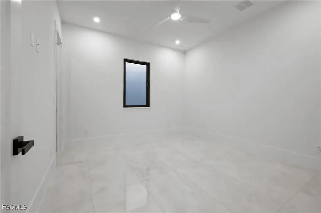 1118 Del Prado Boulevard N Cape Coral FL 33909