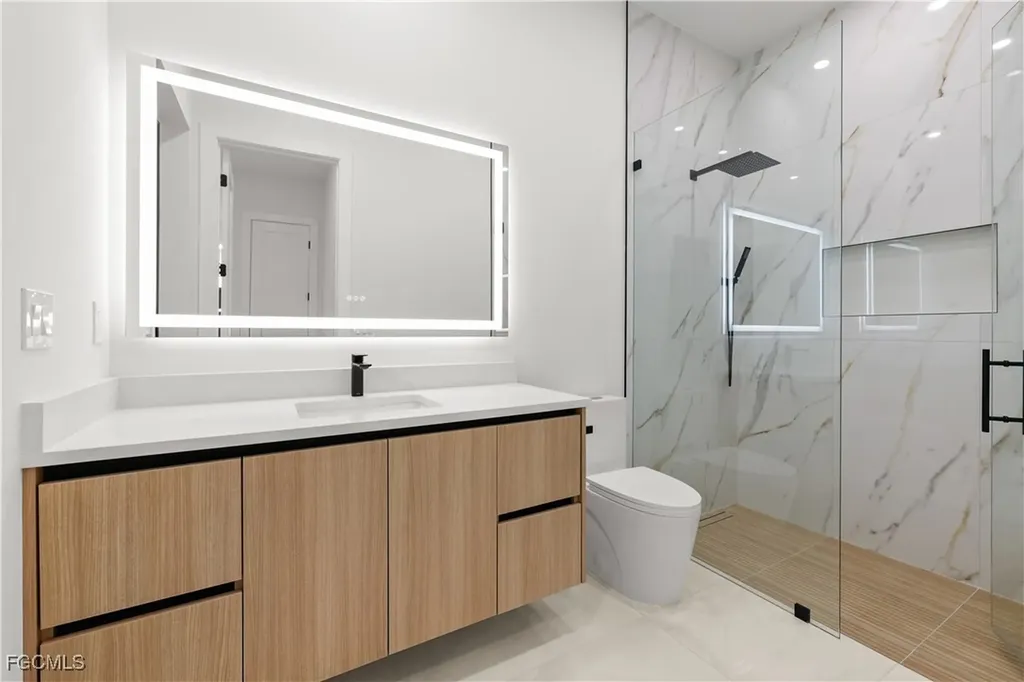 1118 Del Prado Boulevard N Cape Coral FL 33909