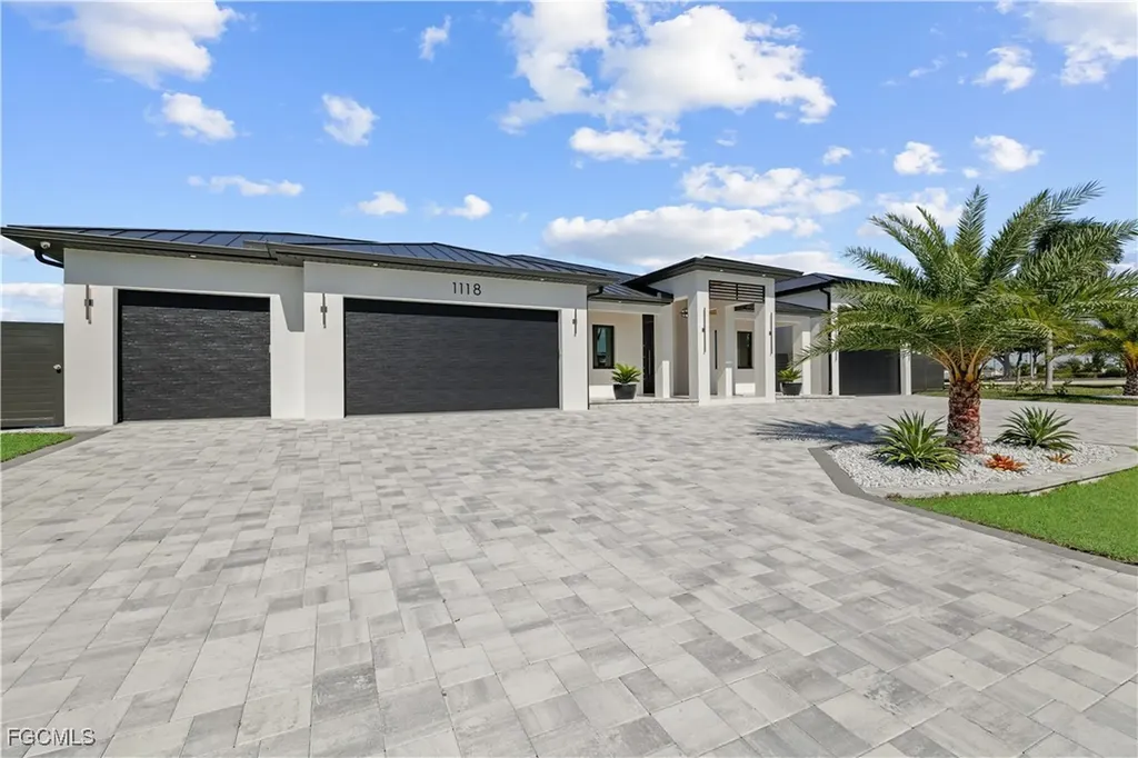 1118 Del Prado Boulevard N Cape Coral FL 33909