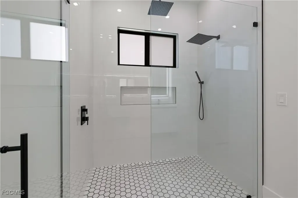 1118 Del Prado Boulevard N Cape Coral FL 33909