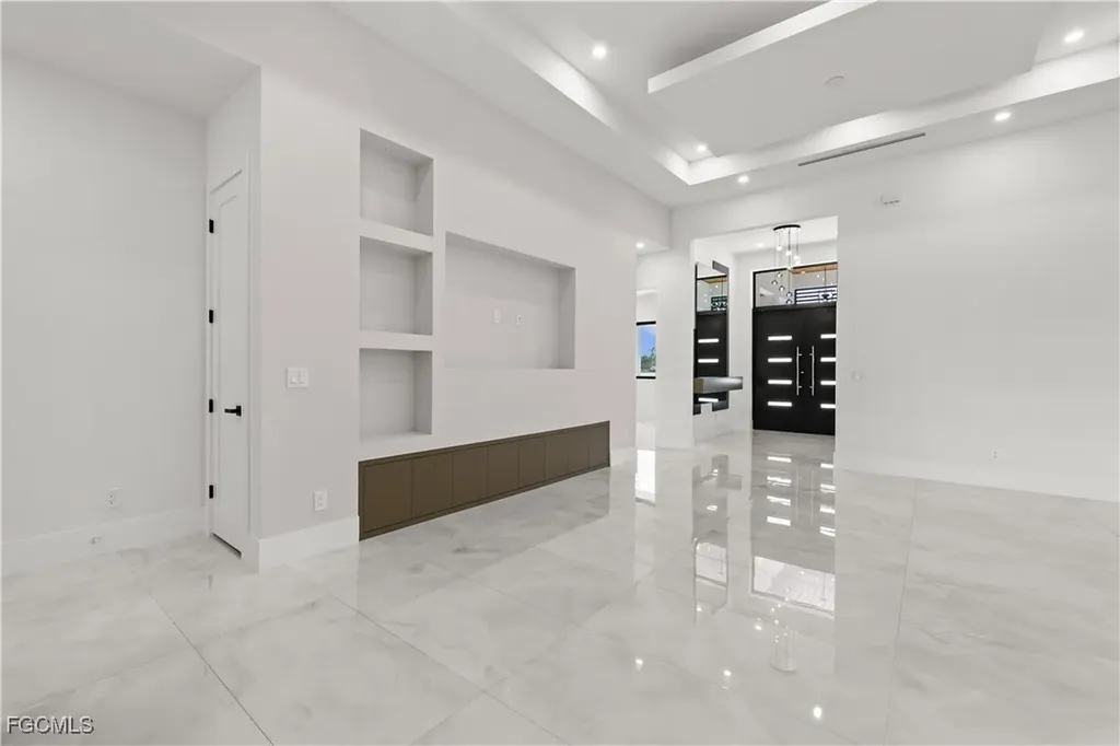 1118 Del Prado Boulevard N Cape Coral FL 33909