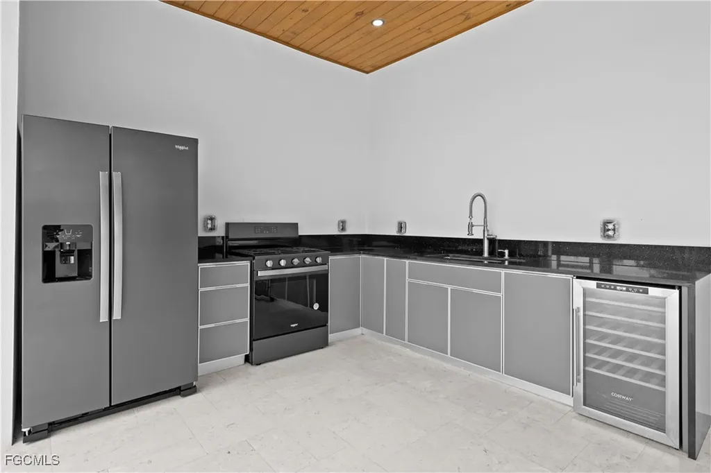 1118 Del Prado Boulevard N Cape Coral FL 33909