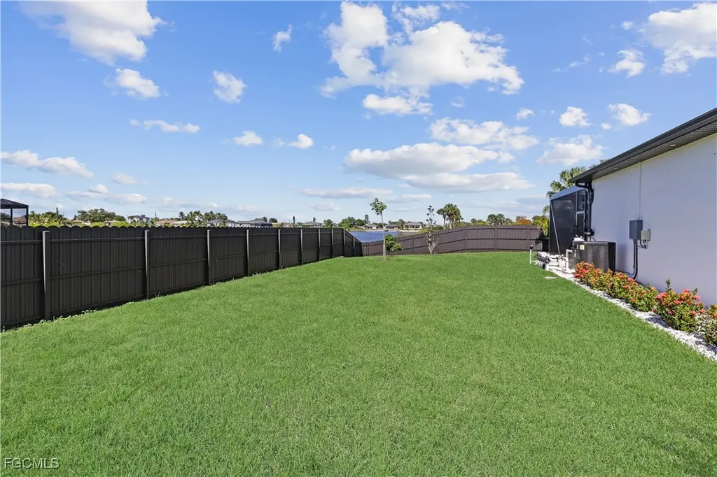 1118 Del Prado Boulevard N Cape Coral FL 33909