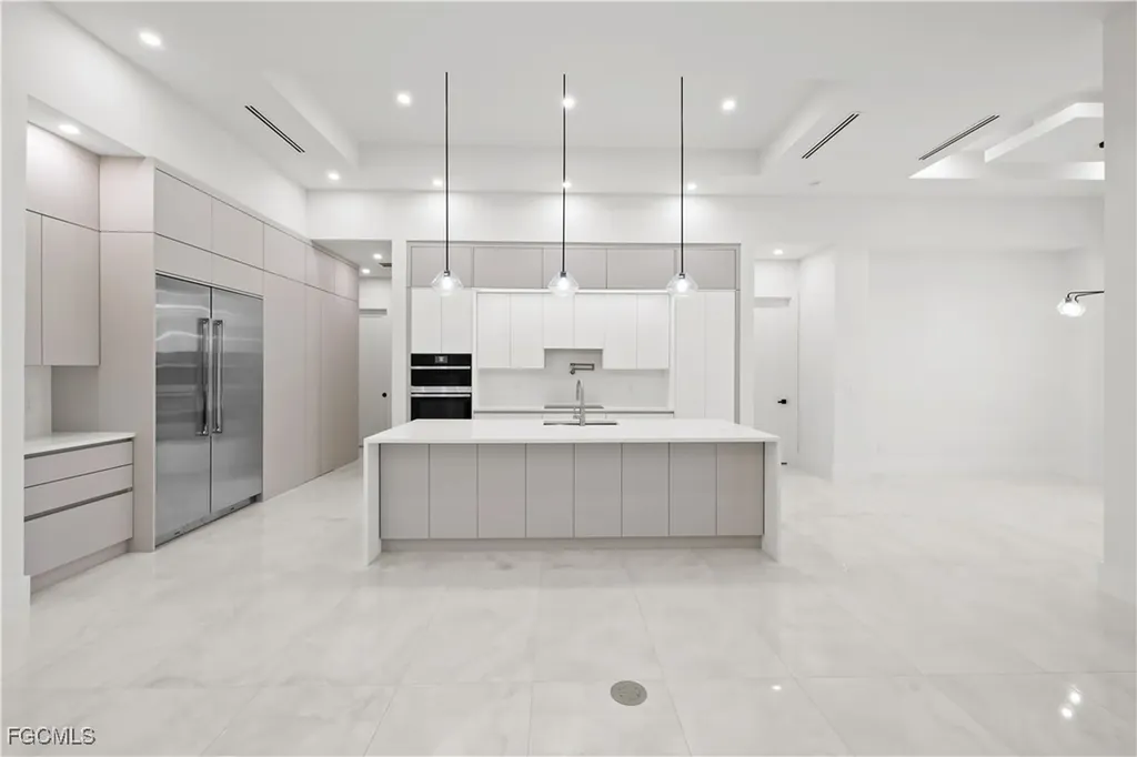 1118 Del Prado Boulevard N Cape Coral FL 33909