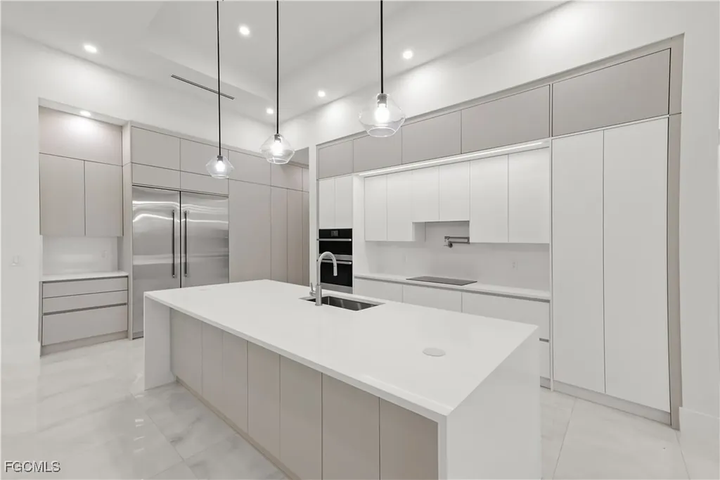 1118 Del Prado Boulevard N Cape Coral FL 33909