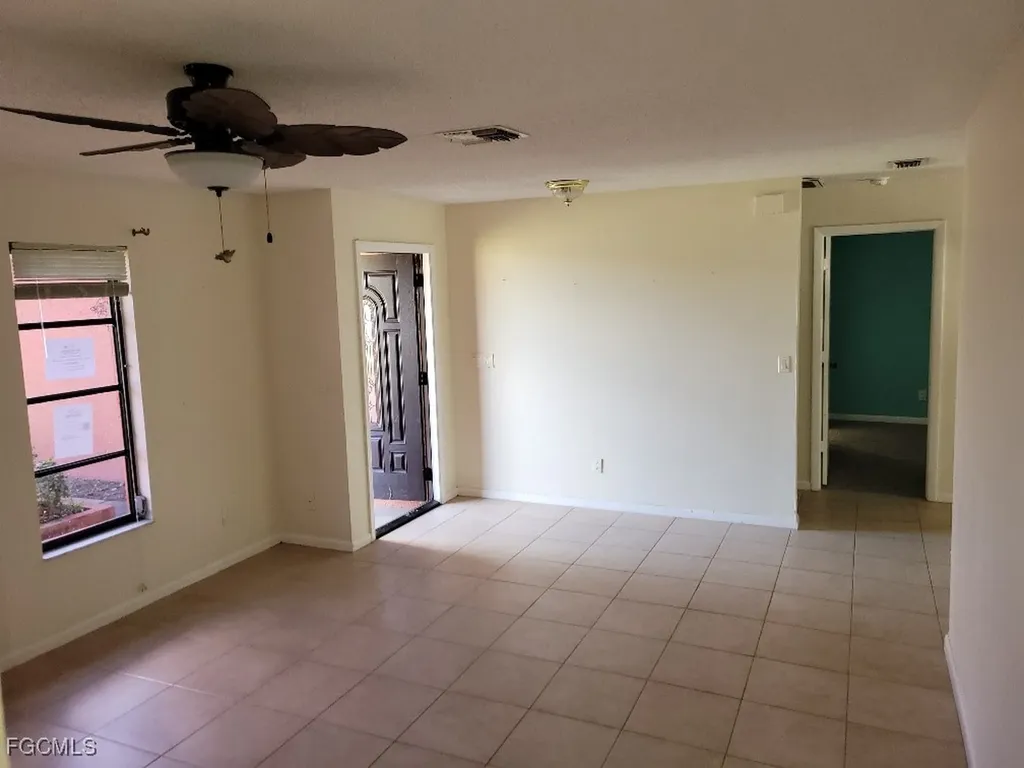 2210 SE 11th Avenue Cape Coral FL 33990