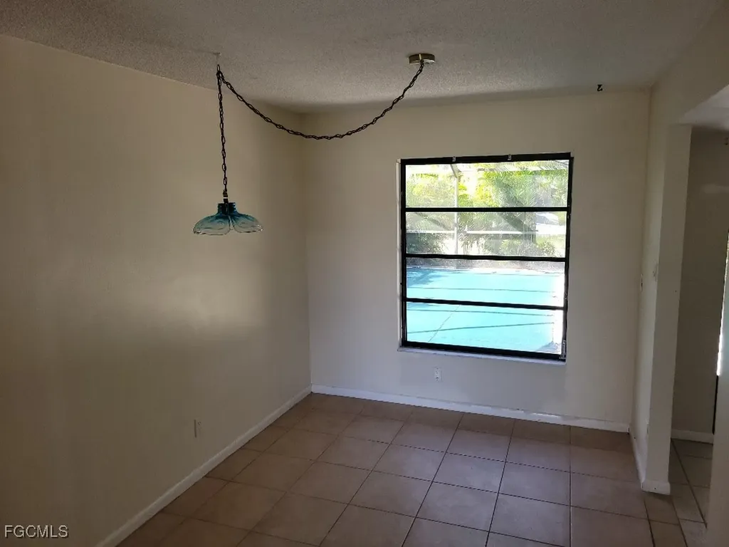 2210 SE 11th Avenue Cape Coral FL 33990