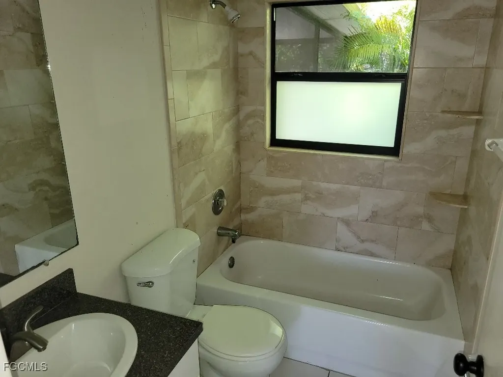 2210 SE 11th Avenue Cape Coral FL 33990