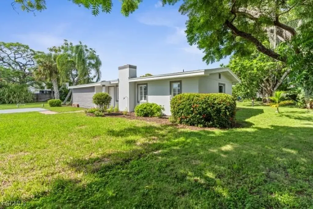 4970 Riverside Drive Estero FL 33928