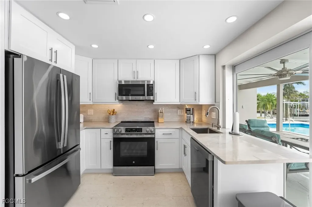 250 Donora Boulevard Fort Myers Beach FL 33931