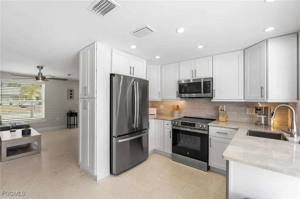 250 Donora Boulevard Fort Myers Beach FL 33931