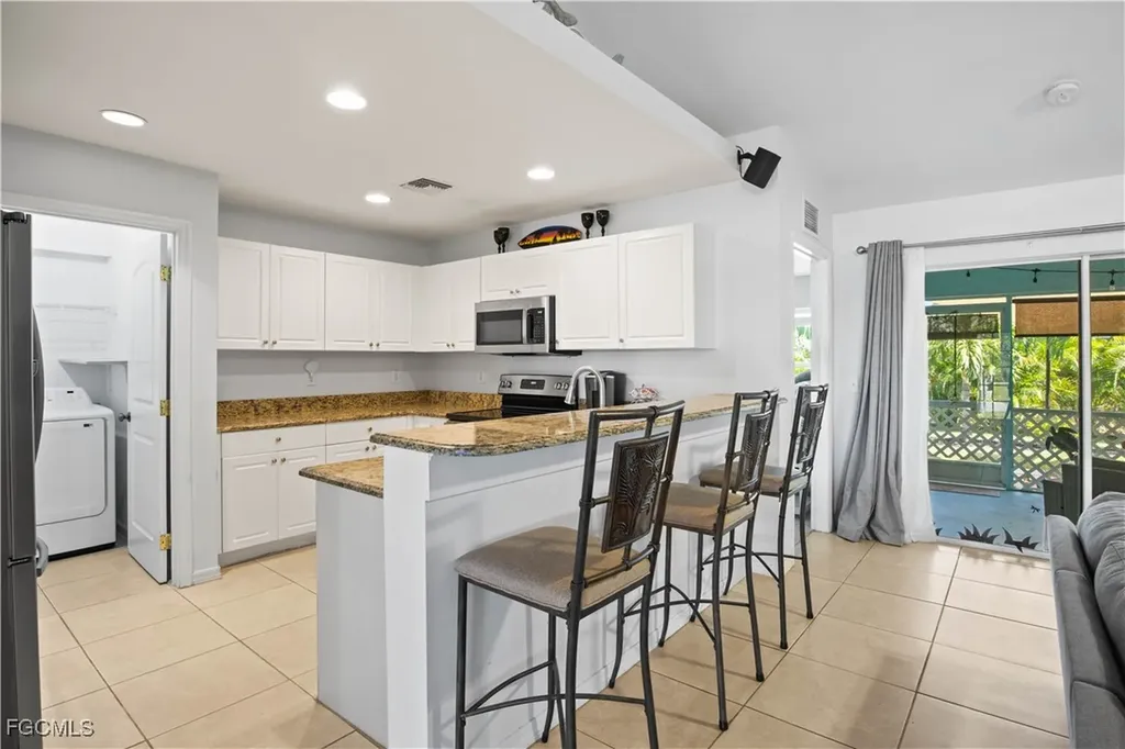 4301 NE 9th Place Cape Coral FL 33909
