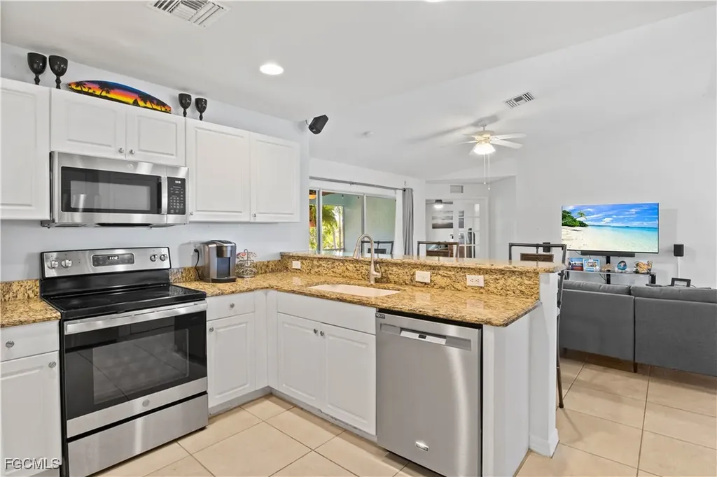 4301 NE 9th Place Cape Coral FL 33909