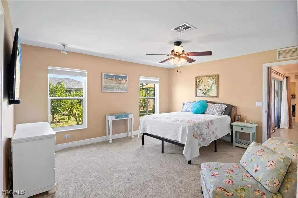 4301 NE 9th Place Cape Coral FL 33909